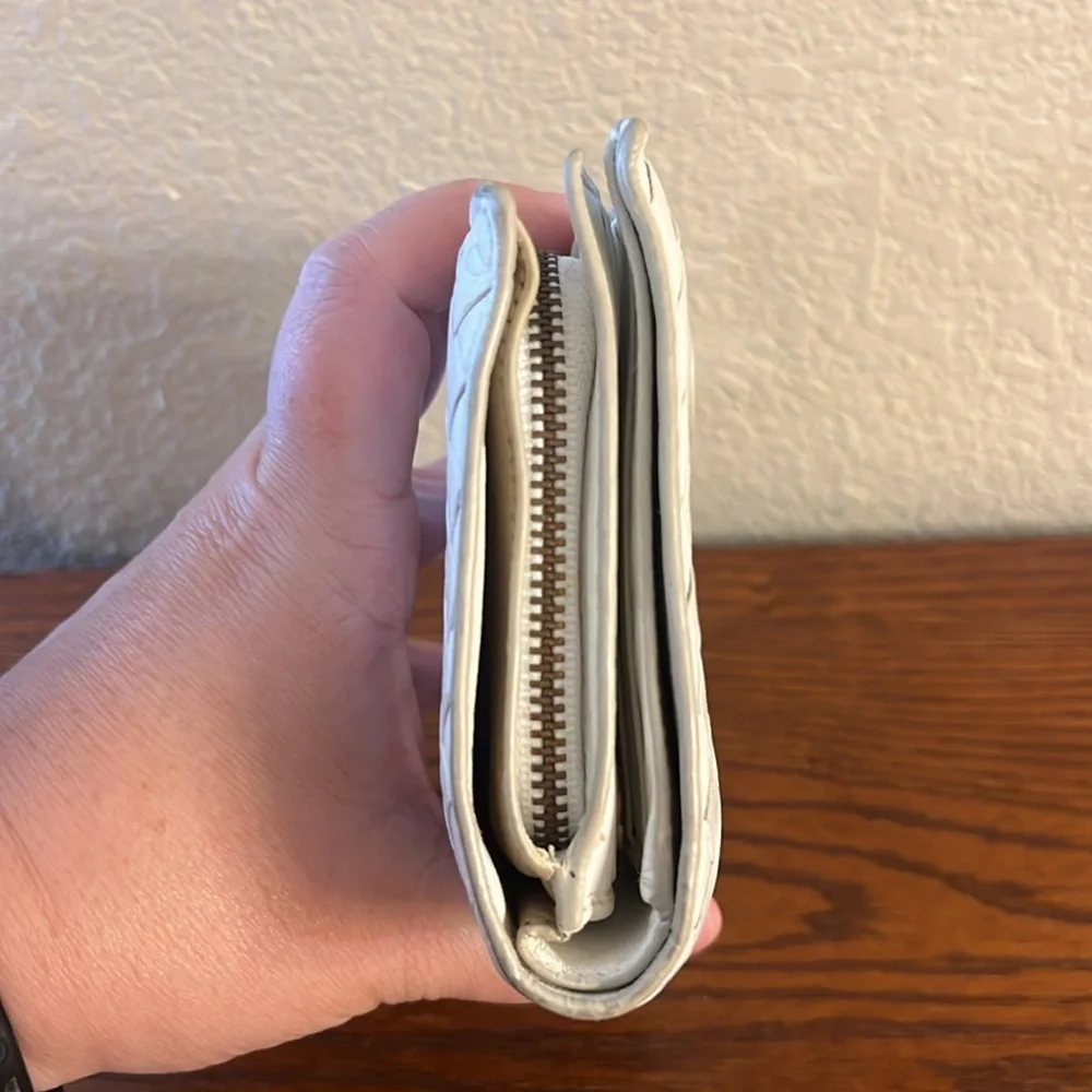 Bottega Veneta Authentic White bifold wallet